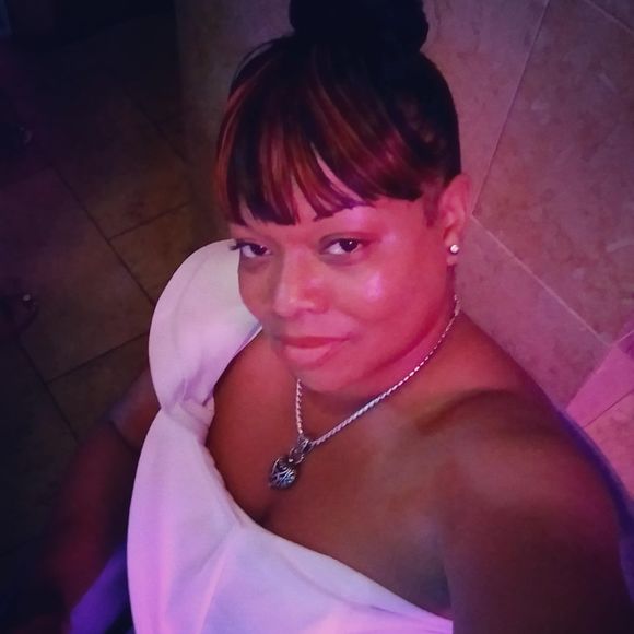 Meet your Posher, Ta-kesha - Picture 1 of 1